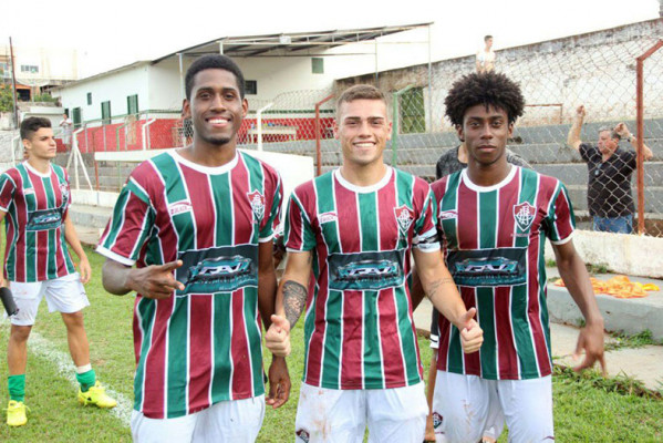 Zagueiro Wesley, volante Calixton e ala Gérson, do ARAFLU ** Enivaldo Silva – Assessoria ARAFLU 