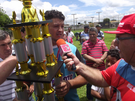 Botafogo no momento da entrega do troféu de campeão