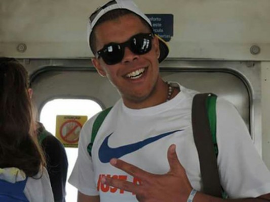 João Vitor Figueiredo Martins Torcedor do Palmeiras Administrador Botafogo 2x1 Atlético/PR Corinthians 3x0 Avaí Vasco 2x1 São Paulo Palmeiras 2x0 Flamengo Grêmio 2x0 Vitória Atlético/GO 0x1 Sport Bahia 1x0 Atlético/MG Cruzeiro 1x2 Fluminense Coritiba 2x1 Ponte Preta Chapecoense 2x0 Santos 