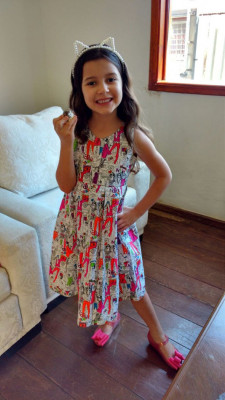 Maria Antônia Araújo Vieira, aniversariante de hoje. Filha de Priscila Cavalcante Araújo e Sandro Lourenço 