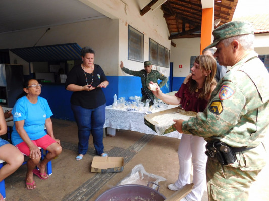 O projeto é desenvolvido com pais de alunos de escolas municipais e da zona rural