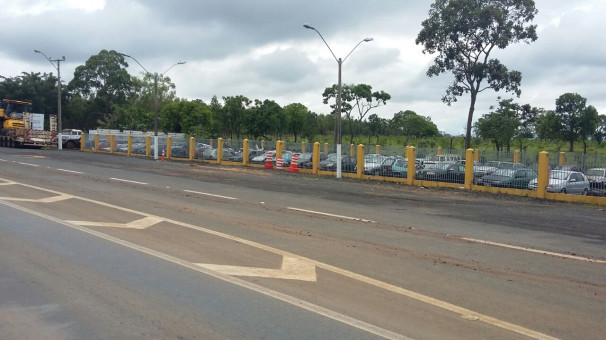 Pátio localizado no sentido Catalão/Araguari ** PRF 