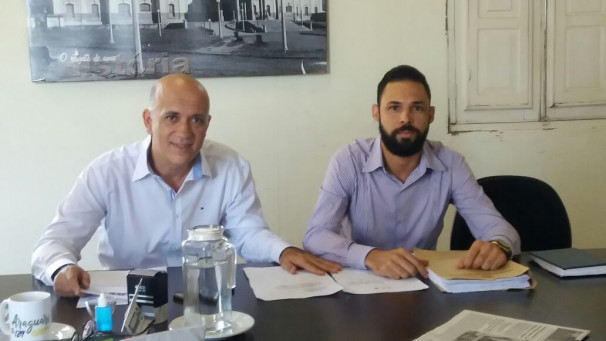 Superintendente da SAE, André Reis e o assessor jurídico da autarquia, Fabrício Mendonça Silva