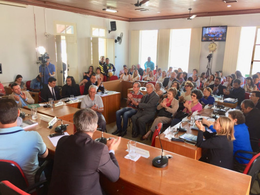 Enfermeiros, mototaxistas e membros da ALAA estiveram presentes durante a sessão