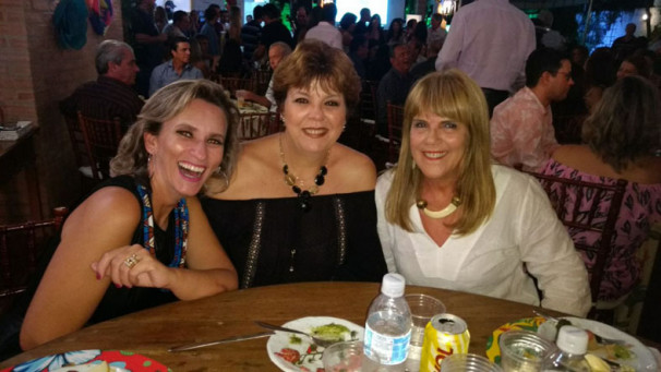 A presença de três integrantes da trupe Lokas e Doces Vizinhos, com certeza tramando alguma coisa... Fernanda Diniz, Teresa Mota Arantes e Lívia Cunha