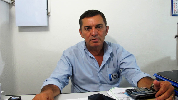 “Diferente do que disseram eu não sou o ganhador da Mega Sena. Se tivesse ganhado iria saldar todos os meus compromissos financeiros”. Adelino Carvalho, empresário  