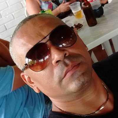 Daniel Mendes, gerente, torcedor do Fluminense Atlético/GO 1 x 1 Fluminense Atlético/MG 2 x 1 Grêmio Vitória 2 x 1 Flamengo Vasco 2 x 0 Ponte Preta Sport 1 x 0 Corinthians Santos 2 x 0 Avaí Chapecoense 2 x 0 Coritiba Botafogo 2 x 1 Cruzeiro Atlético/PR 1 x 2 Palmeiras São Paulo 1 x 0 Bahia 