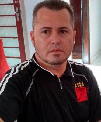 Jonas Belotto, vigilante, torcedor do Vasco da Gama Atlético/GO 1 x 0 Fluminense Atlético/MG 3 x 1 Grêmio Vitória 2 x 1 Flamengo Vasco 2 x 1 Ponte Preta Sport 3 x 1 Corinthians Santos 2 x 1 Avaí Chapecoense 2 x 2 Coritiba Botafogo 2 x 1 Cruzeiro Atlético/PR 2 x 2 Palmeiras São Paulo 1 x 1 Bahia 