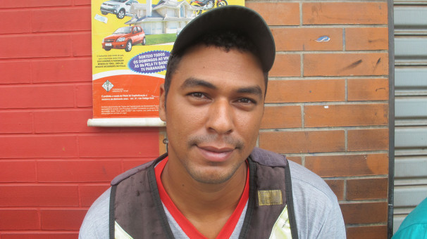 “O presente para a cidade é outro prefeito” Juliano Araújo da Silva, mototaxista 