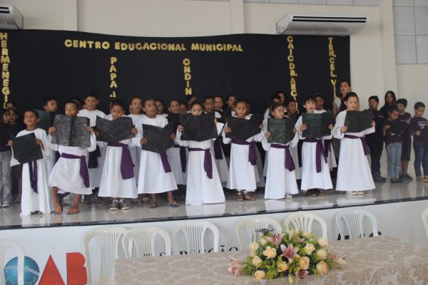 Estudantes participam da 1ª Mostra do trabalho desenvolvido há quase sete anos em Araguari