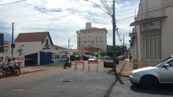 Com o alto índice chuvoso, galerias pluviais foram comprometidas em diversos pontos da cidade