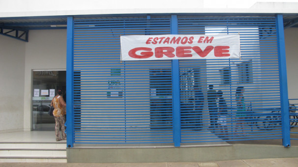 Apenas casos urgentes foram atendidos na parte da tarde de ontem