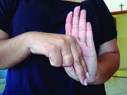 Atividades são realizadas no mesmo prédio do CEM Neusa Rodrigues Teixeira 