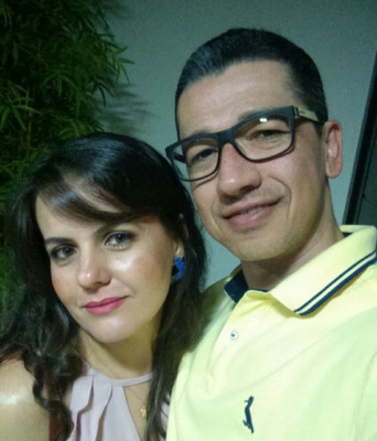 Rogério Luiz Coelho aniversariante do dia 4 com a esposa Marcela Sopranzetti Guimarães 