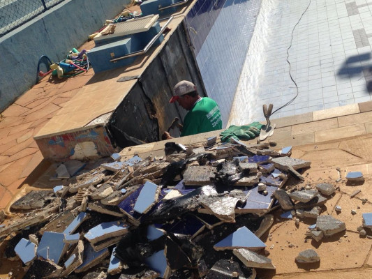 Piscinas receberam tratamento e reformas nos pisos e laterai