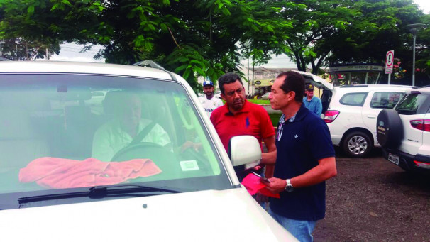 Blitz ocorreu em frente ao Imepac