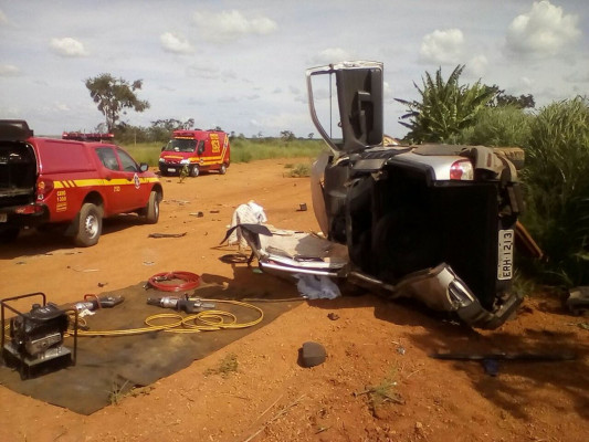 Fiat/Strada capotou na segunda-feira
