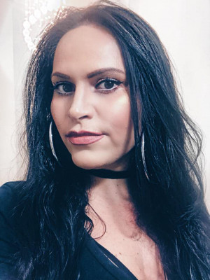 Hoje é dia de parabenizar Dani Zanetti. A aniversariante deste dia 8 ganha destaques e feliz aniversário da Acesso Restrito.