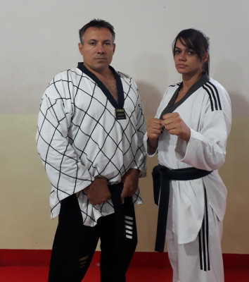 Mestre Joel Rodrigues e a atleta Juliana Miguel ** Divulgação 