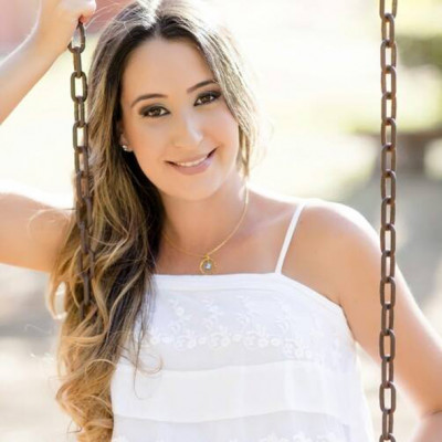 Elegantíssima Bárbara Godoi trocou idade nesta quarta-feira, 14. Parabéns!