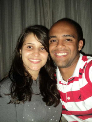 Jessica Beatriz Caetano Faria 27, ao lado do noivo Hugo Corrêa