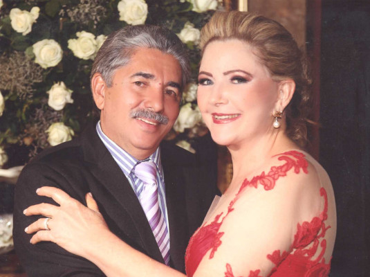 José Carlos Duarte, aniversariante do dia 1º ao lado da esposa Maria Conceição Duarte 