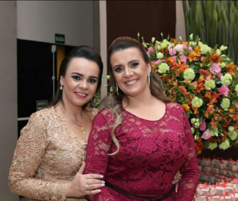 Larissa Basso Guimarães, dia 21, com a irmã Beatriz Basso