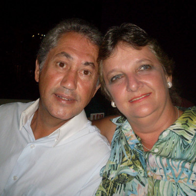 Luciene Viso, aniversariante do dia 11, ao lado do esposo Ernane Viso 