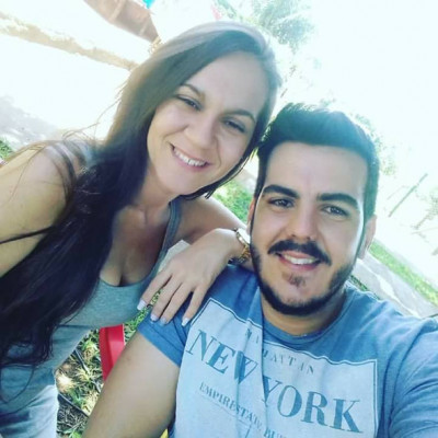 Marllon Pereira, dia 20, com a fiel escudeira Liandra Melo