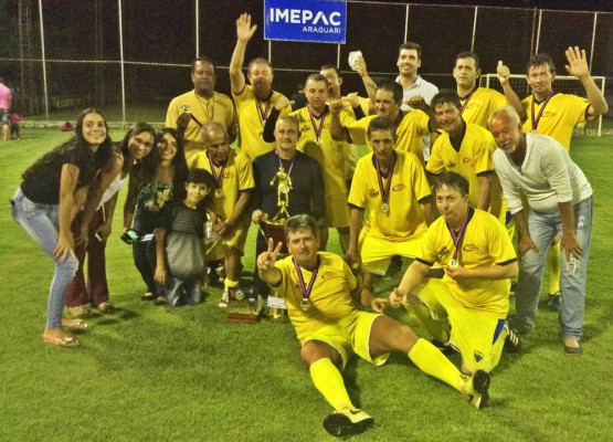 Nasa Auto Peças / Deró Lanches levantou o caneco pela primeira vez