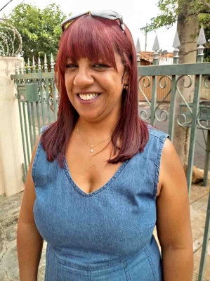 Parabéns Maria Aparecida da Cunha Alves, aniversariante de amanhã; são os votos de filhos e esposo 