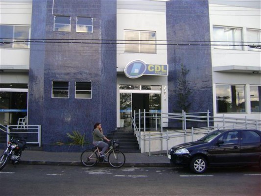 Mais de 900 lojas do comércio araguarino são associadas à CDL