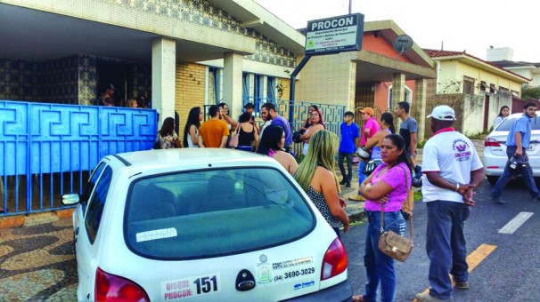 Consumidores que adquiriram ingressos para os shows ainda não foram reembolsados