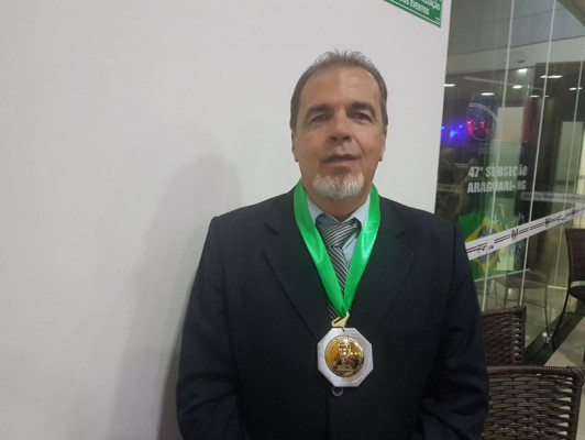 Cláudio Ferreira de Arantes Junior, diretor do Colégio Alfa Objetivo, aniversaria na segunda-feira, recebendo cumprimentos e também pela honrosa comenda oferecida pela ACIA 