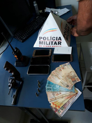 Material apreendido foi entregue na Delegacia da Comarca ** Divulgação 