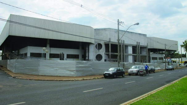 Ginásio tem previsão de ser reinaugurado até 2019, dez anos após o início das obras de reforma