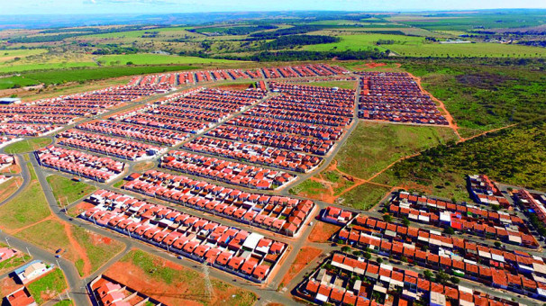 Pessoas que compraram ilegalmente os imóveis terão que devolver a residência