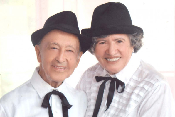 Maria José de Castro Ferreira, aniversariante do dia 19 ao lado do esposo Onofre de Castro Ferreira 