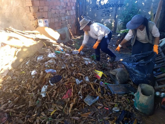 Além da limpeza, foi feito um trabalho de conscientização dos moradores