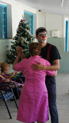 As ações acontecem em abrigos e hospital, voltadas para pessoas em vulnerabilidade social