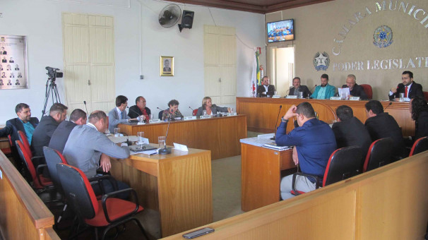 Vereadores se reúnem hoje em sessão ordinária na Câmara Municipal