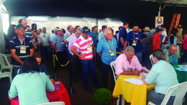 Unidades Demonstrativas levam informações e também abrem espaço para que os produtores possam tirar dúvidas
