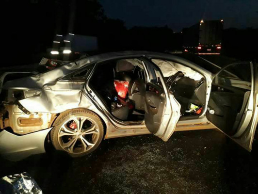 Veículo capotou na madrugada de ontem ** Gazeta do Triângulo