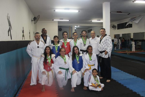 Equipe araguarina que participou da primeira etapa em Goiás ** Divulgação 
