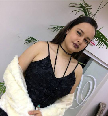 Amanhã, dia 20, é a vez da minha parceira primeira e melhor amiga – Luíza Costa Neves - soprar sua 13ª velinha. “Eu desejo que a vida sorria para você filha, assim como me sorriu quando você começou a fazer parte do meu mundo. Aliás, o mundo nunca mais foi o mesmo depois de você. Tudo ficou melhor !!! Você me ensina a ser capaz, ter forças e buscar a vida...para viver bem e viver para sempre cuidar de você - meu exemplo de humildade, mansidão, amor e paz. Feliz aniversário minha valiosa e preciosa luz!”