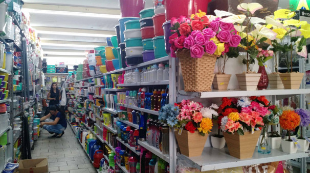 A loja Araguari Utilidades está localizada na rua Rui Barbosa, 125, Centro