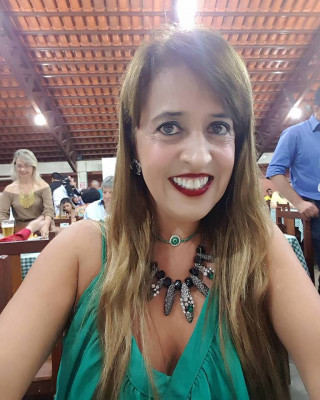Quem festejou aniversário nesta terça-feira, dia 23, ganhando mais um ano de vida é Alessandra Moreira Soares. Sempre muito alegre em suas fotos, hoje ela recebe os parabéns pelo aniversário na Acesso Restrito.