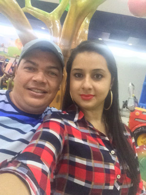 Lúcio Flavio Dias Ribeiro, dia 28, com a esposa Gabriela de Assis Camilo