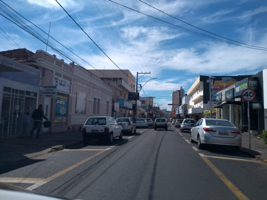 Falta de combustível diminui movimentação no comércio na região central de Araguari