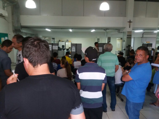 Poucos minutos após abertura do cartório, aproximadamente 70 pessoas haviam recebido a senha